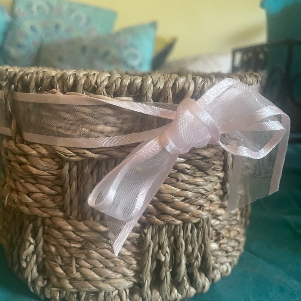 Wicker items - Picture 9 of 16